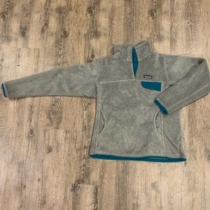 gray and blue patagonia pullover